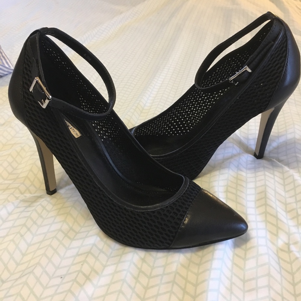8.5 Black heels. Never worn!